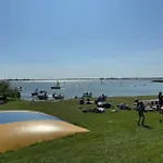 Nieuw! Modern Aan De Waddenzee 펜션
