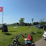 Aan De Waddenzee Дом отдыха *